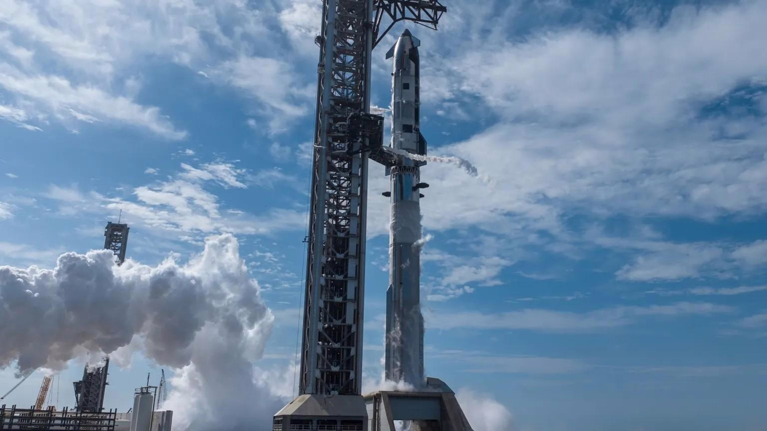 Raptor 3 Engines Fail Seconds Into Starship Boostback Burn, Prompting Federal Review