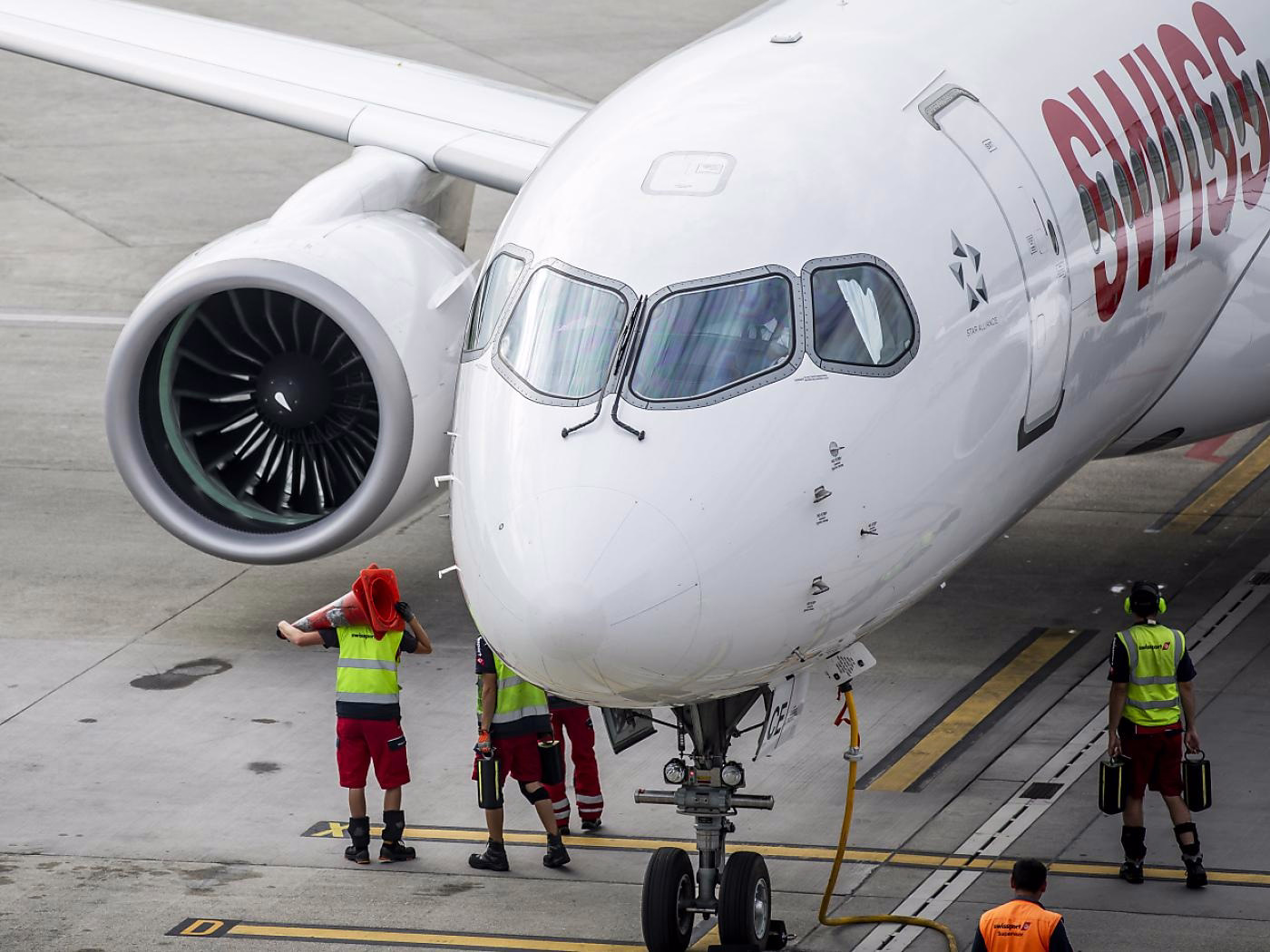 Swiss Airlines Reviews Future of A220-100 Fleet Amid Engine Problems