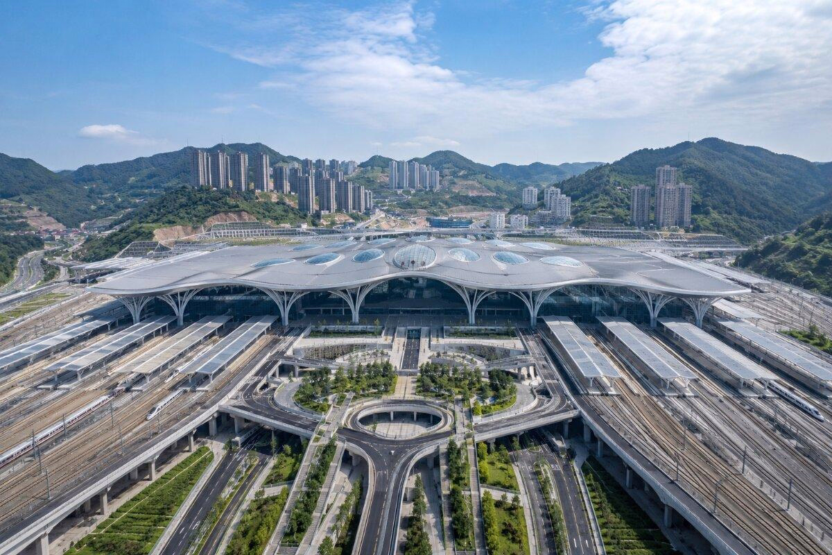China Eastern Airlines Launches AI System to Improve Air-Rail Travel Coordination