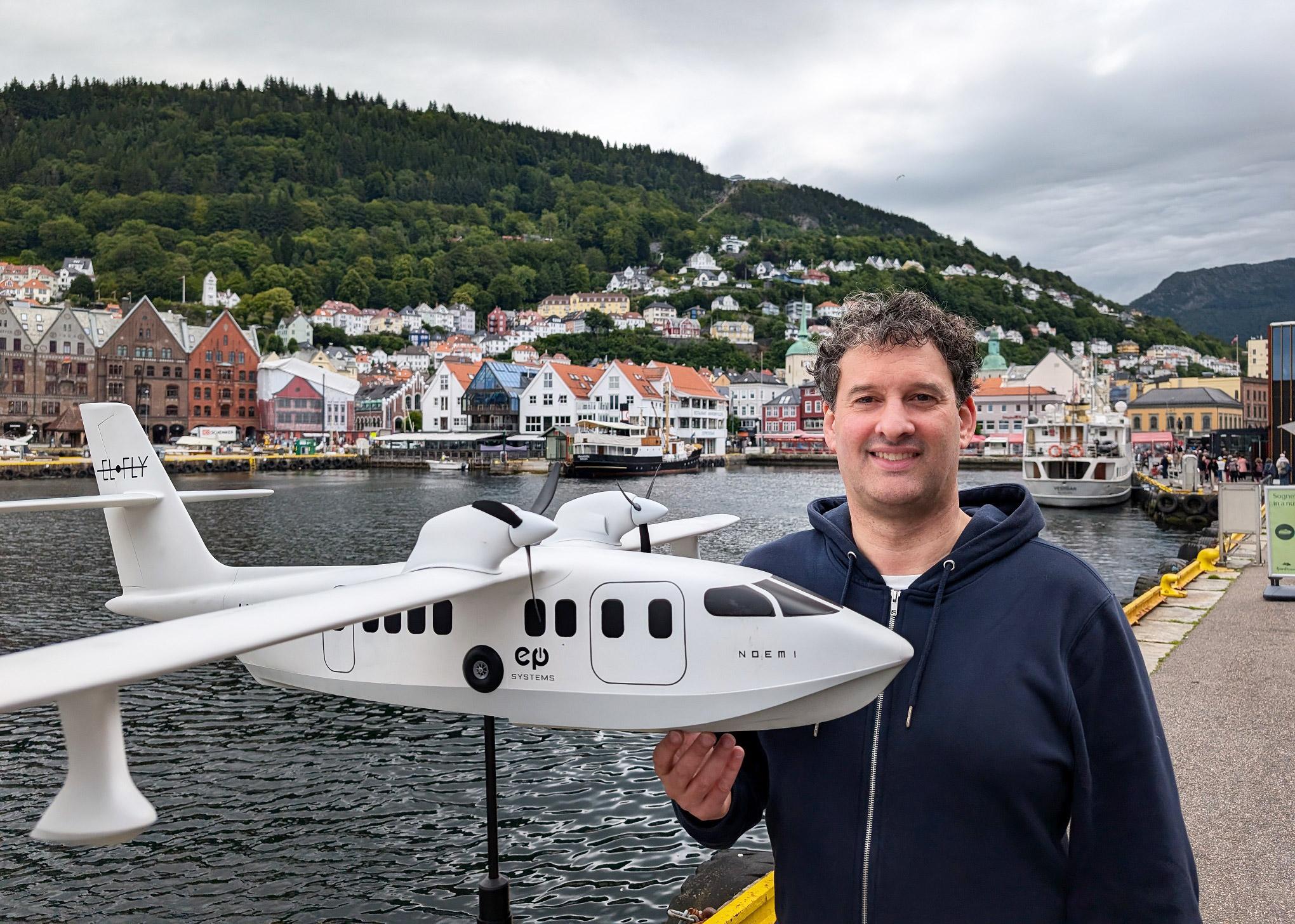 Elfly and UrbanLink Develop Electric Seaplane Concept