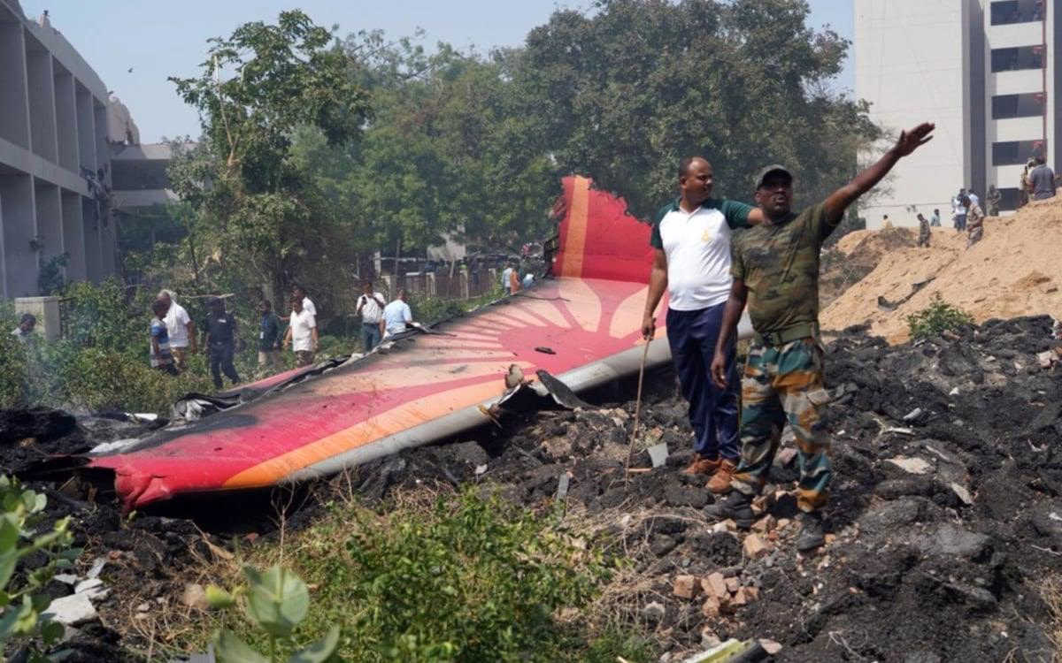 Boeing CEO Cancels Paris Airshow Visit, GE Delays Investor Day Following Air India Crash
