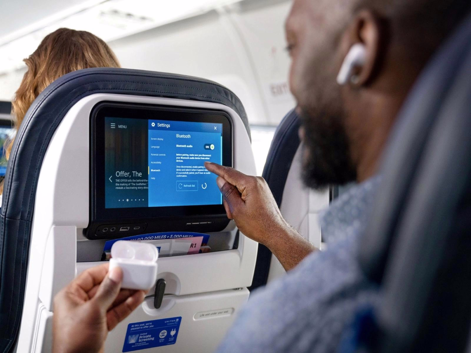 United Introduces Starlink Wi-Fi on First Widebody Transatlantic Flight