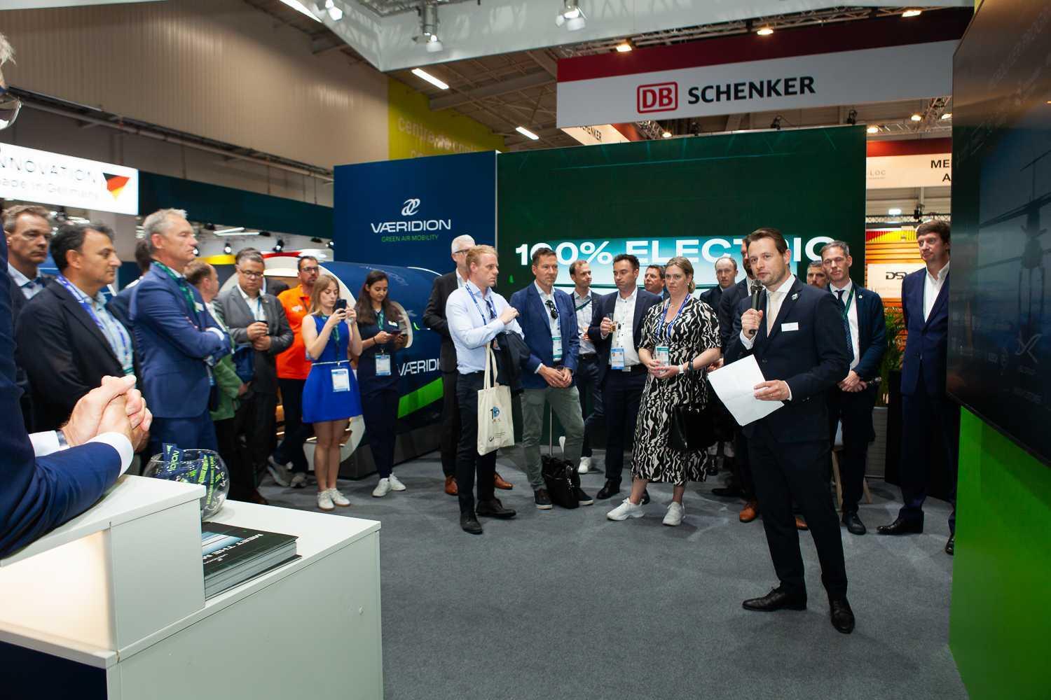 VÆRIDION Secures Launch Customer and Partners for Microliner Program
