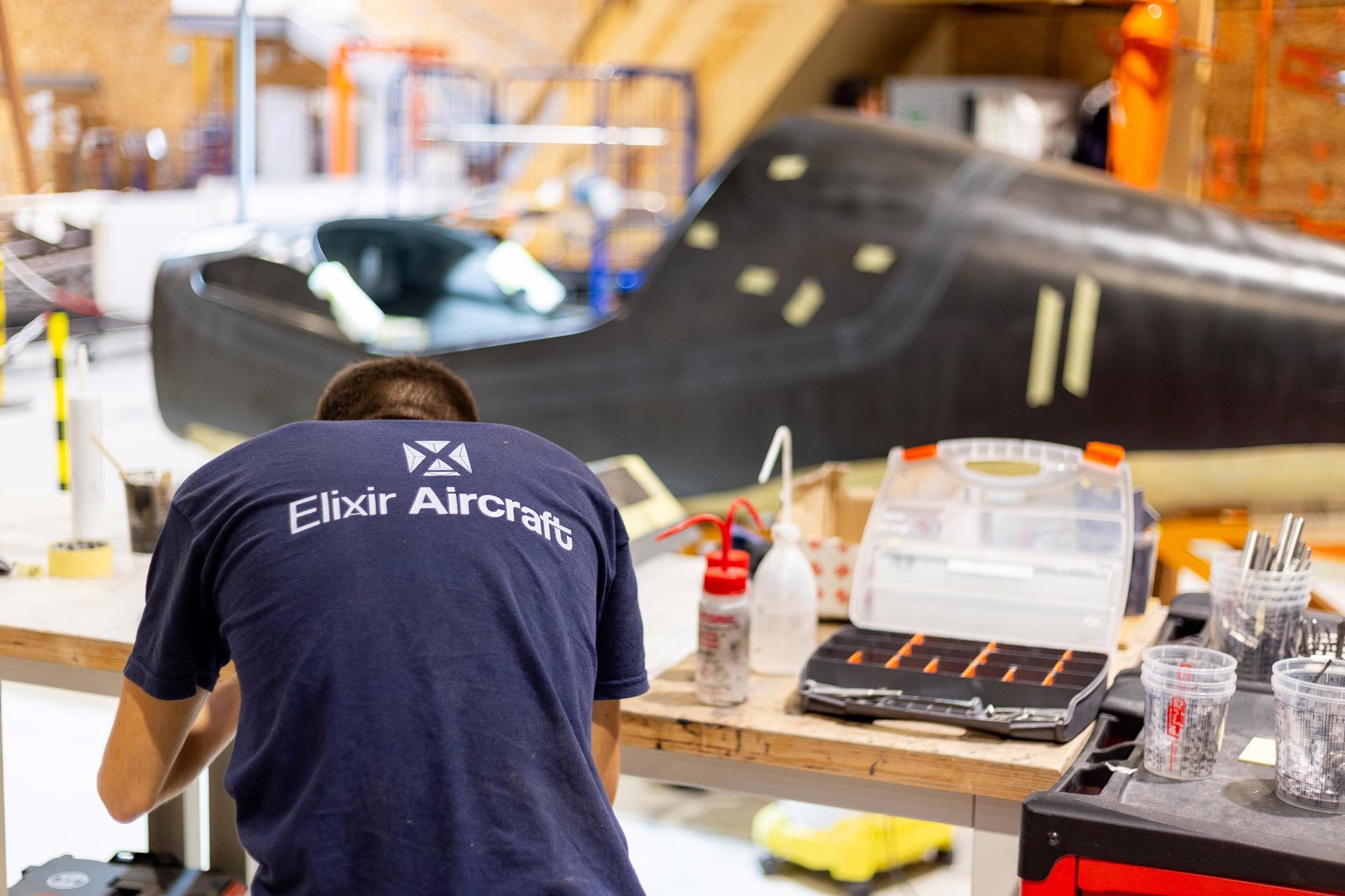 Elixir Aircraft Makes First U.S. Deliveries to Cirrus Aviation and Sierra Charlie Aviation