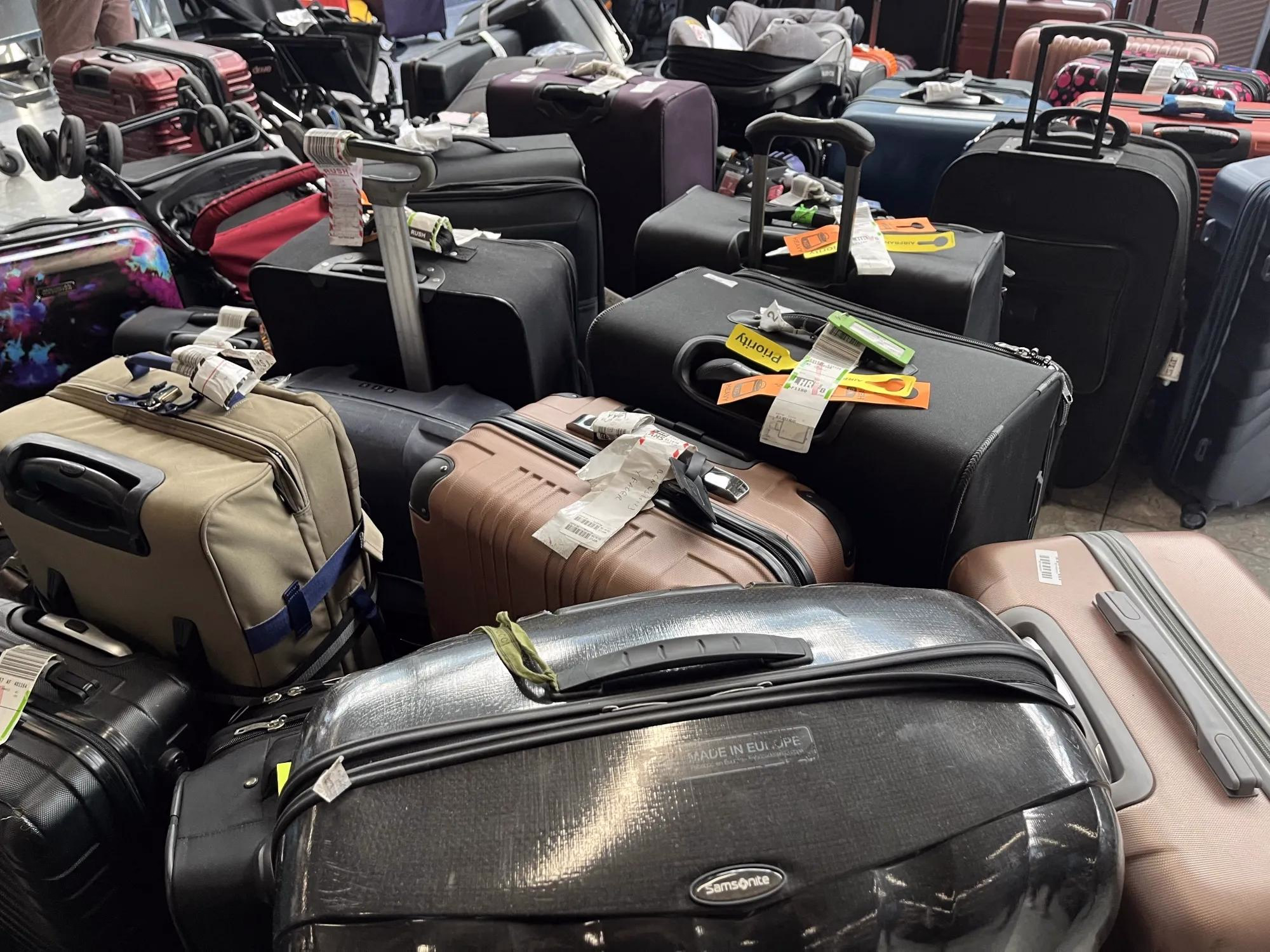 Airlines Use AI to Cut Incidents of Lost Luggage