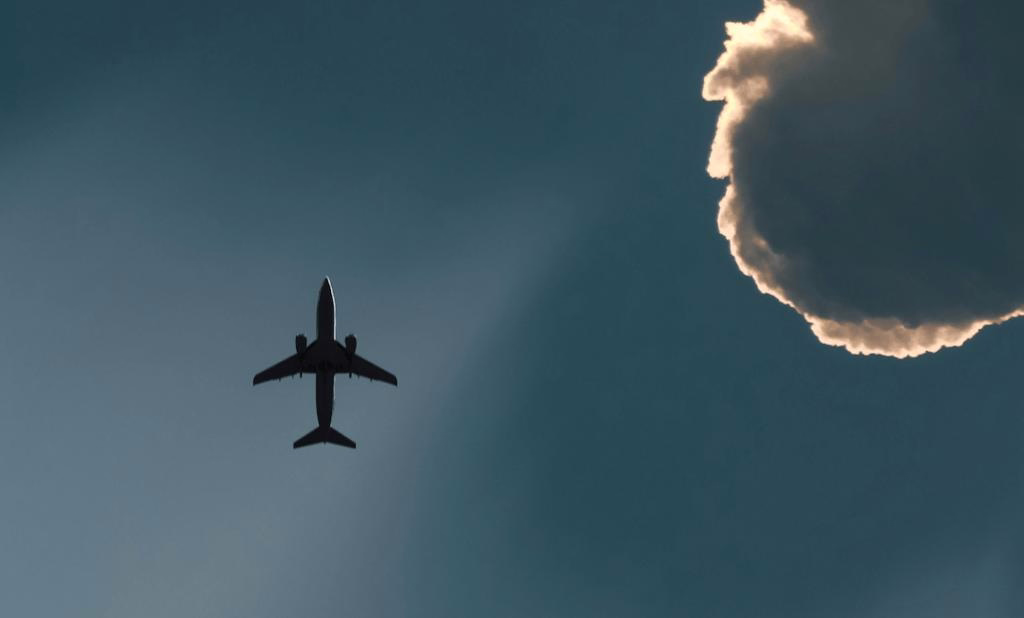 AI’s Growing Energy Use Challenges Airlines’ Net-Zero Targets