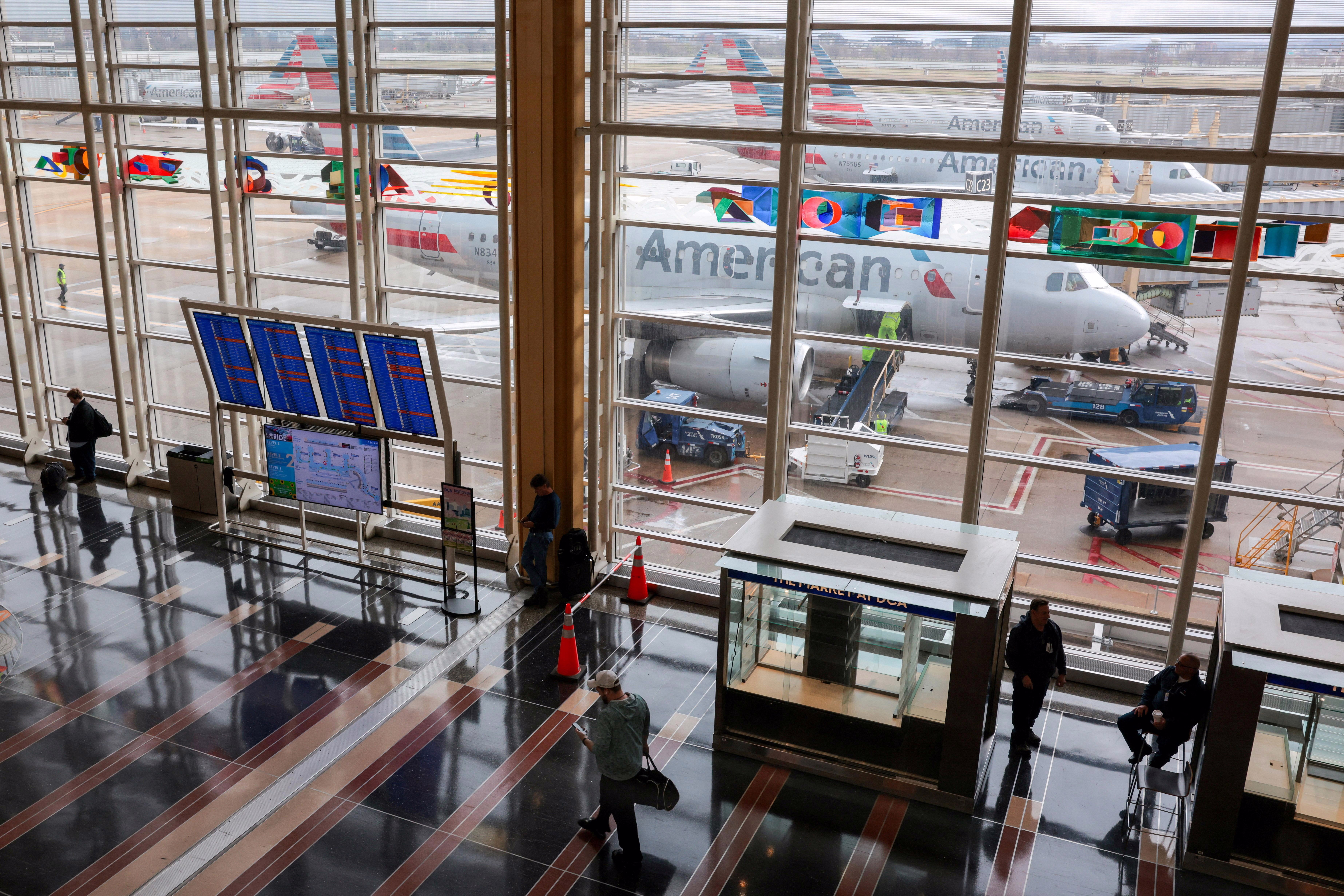 Boeing edges past Airbus at Farnborough as orders fall short of forecasts