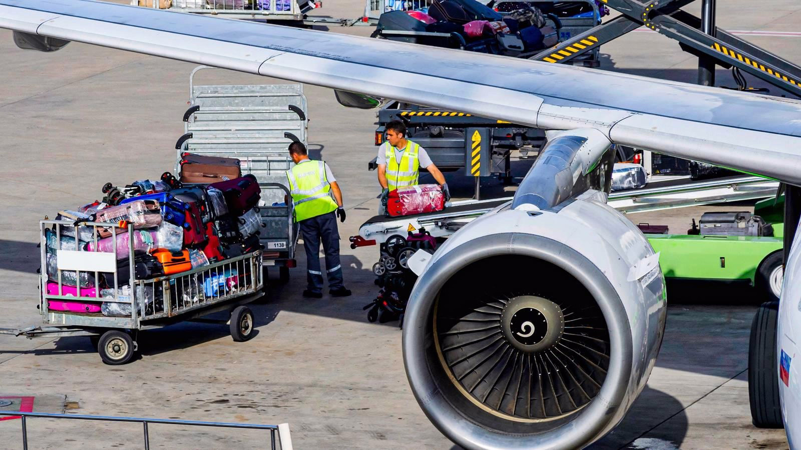 Airlines Face Challenges Using AI to Scan Bags in 2026