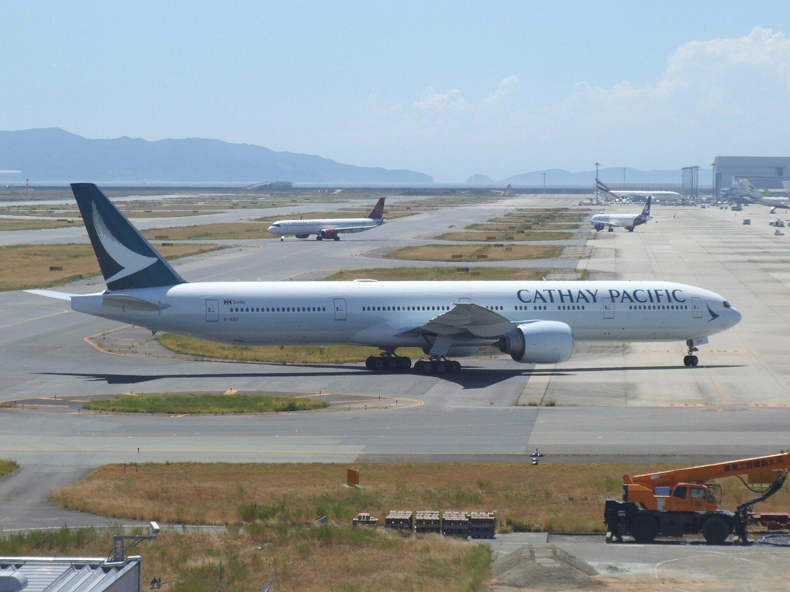 Cathay Pacific Flight Diverts to Osaka After Engine Oil Alert; No Injuries Reported