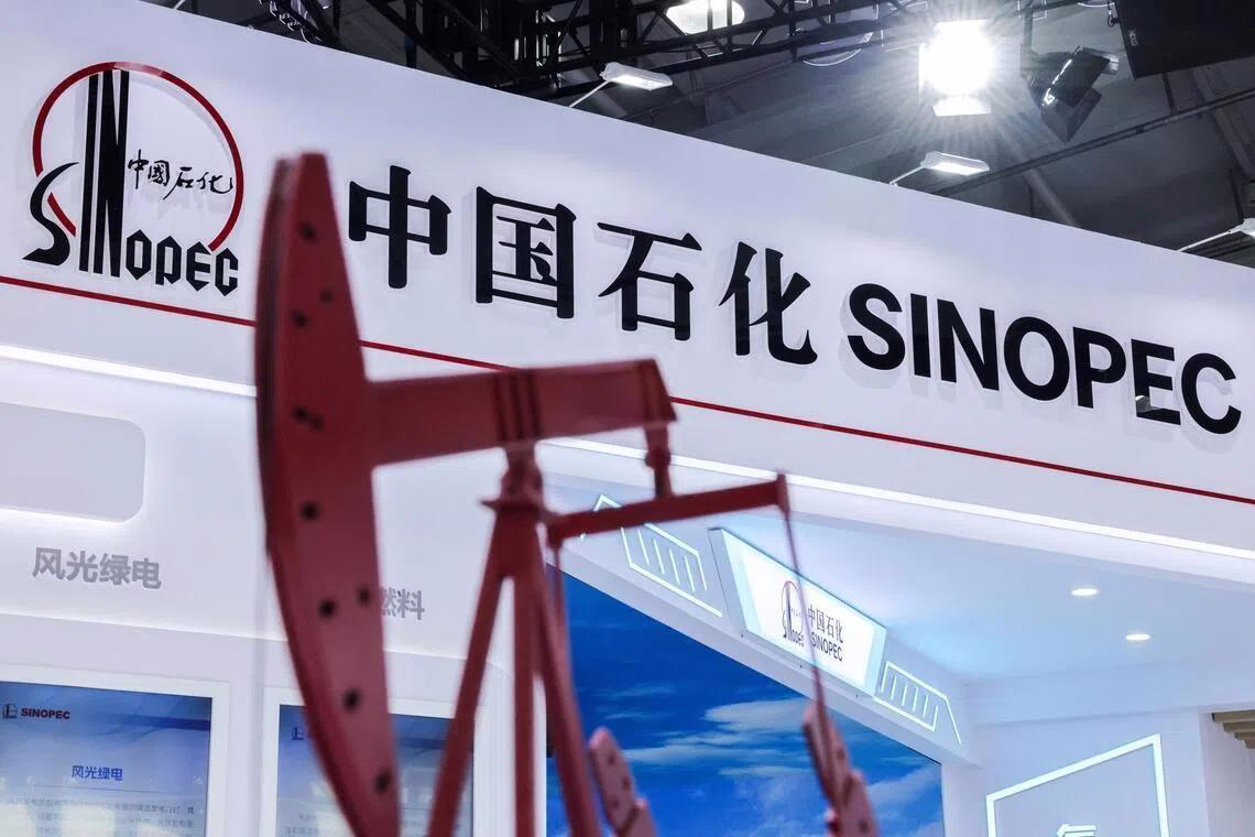 China Aviation Oil Says Parent Merger with Sinopec Unlikely to Affect Business