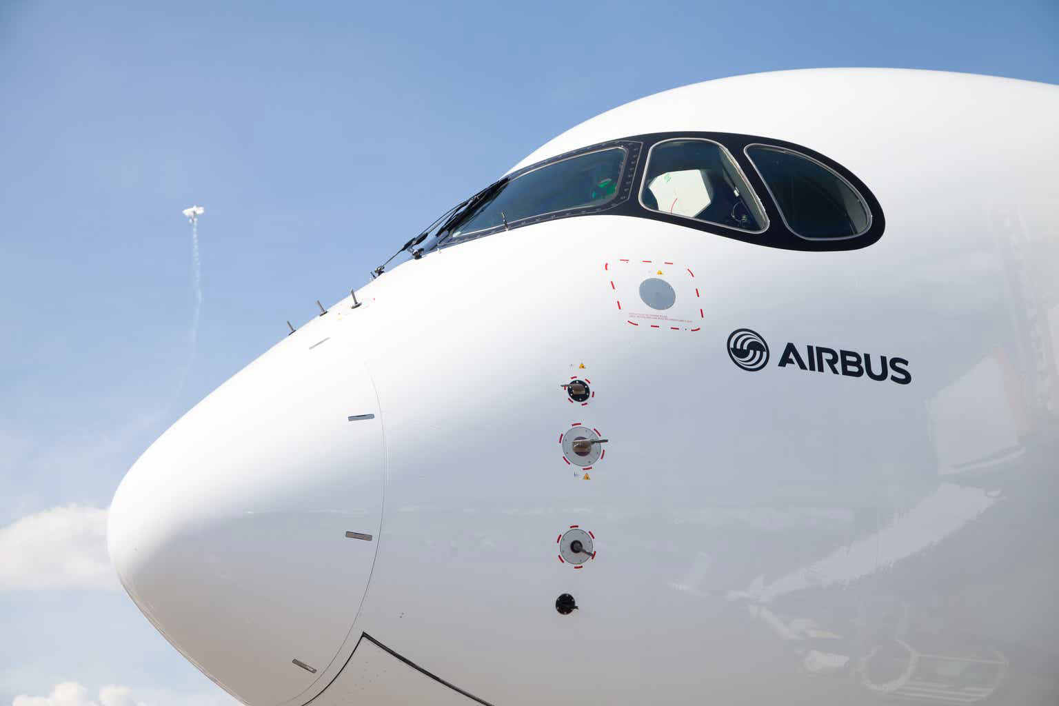 Airbus Shares Climb Amid Reports of Large Chinese Airline Orders