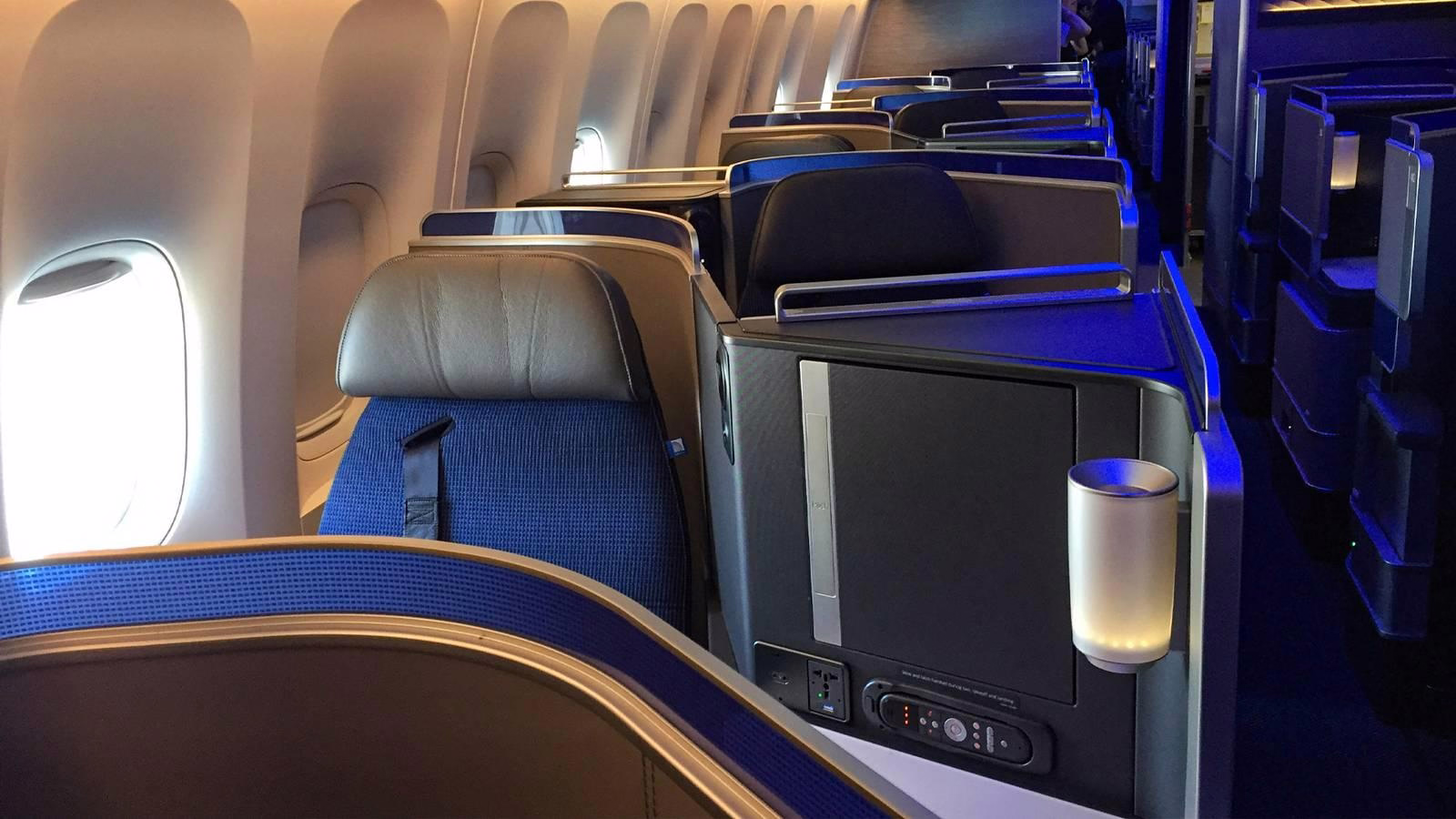 United Airlines to Equip Former Continental Boeing 777-200ERs with Starlink