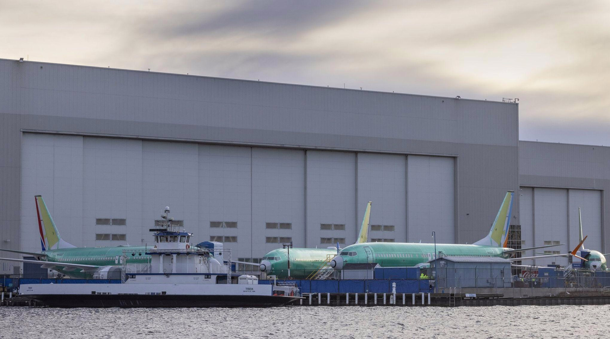 Boeing and Airbus Customers Cite Delays in Plane Deliveries