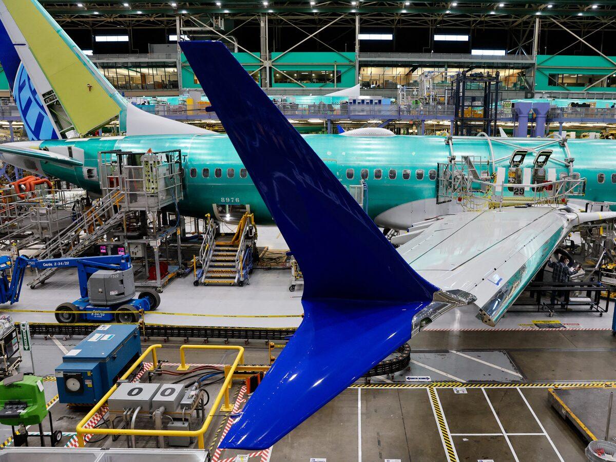 Trade Barriers and Delivery Delays Hinder Global Airline Growth