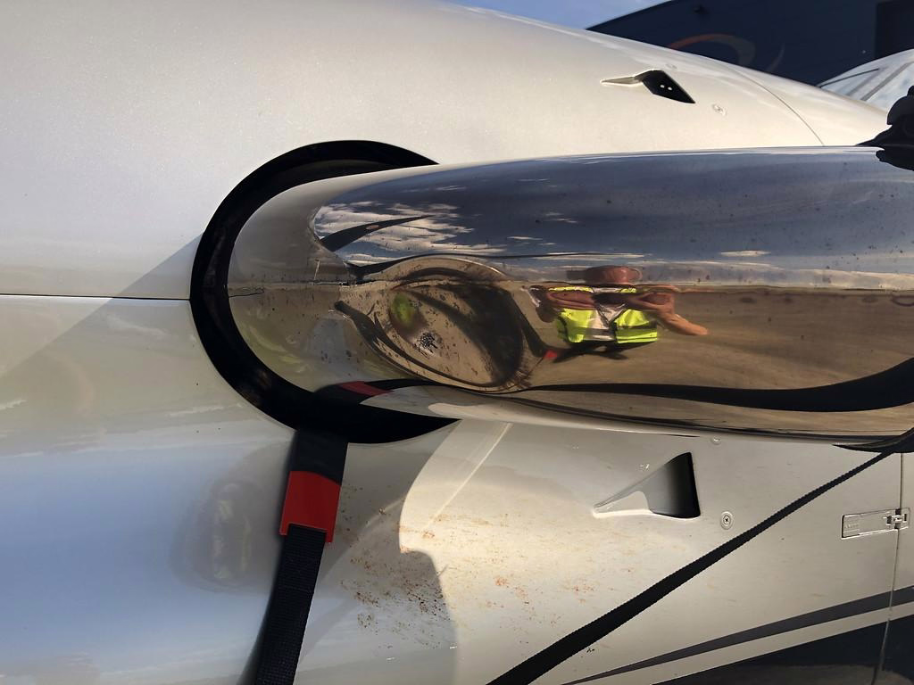 Cowling Detaches in Flight and Strikes Windshield