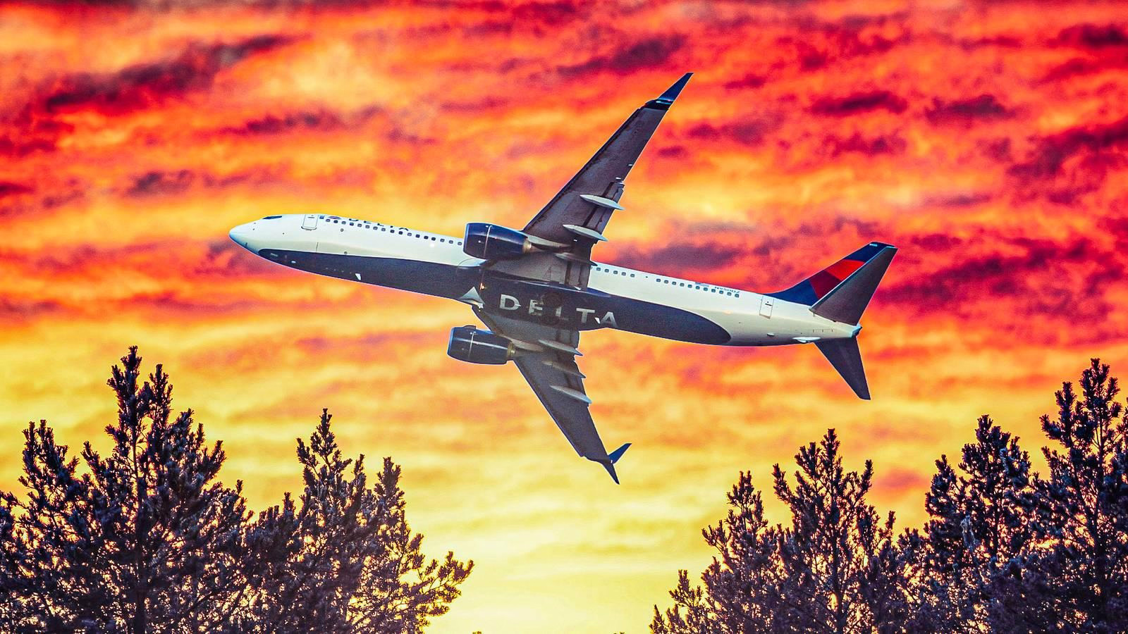Delta Air Lines Repairs Boeing 737-900ER Within 48 Hours After Engine Failure