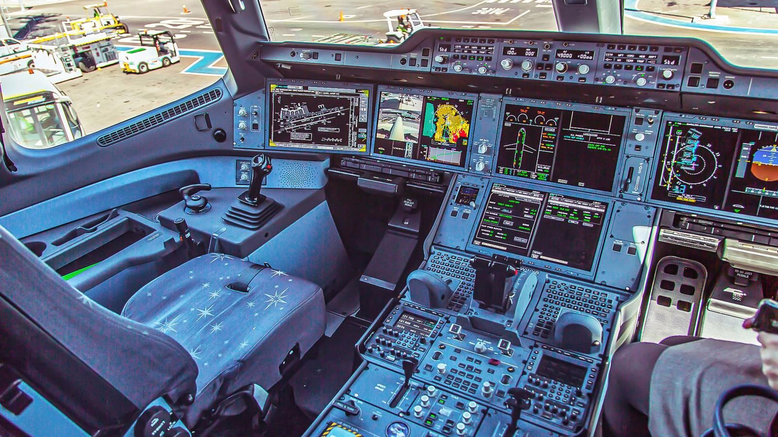 Aviation Industry Divided Over Jet Servicing Profits
