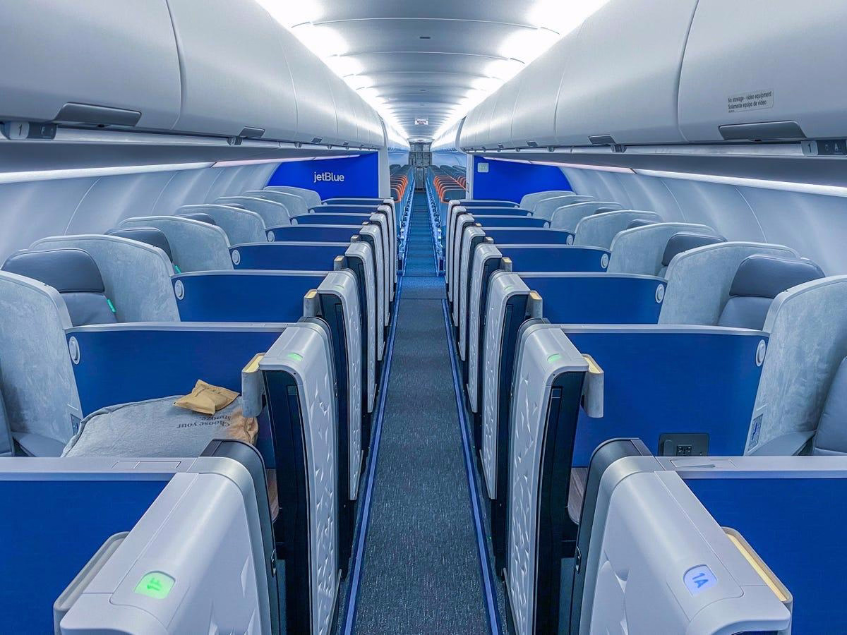 The World’s First Extra-Long-Range Narrowbody Aircraft Raises Concerns for Boeing