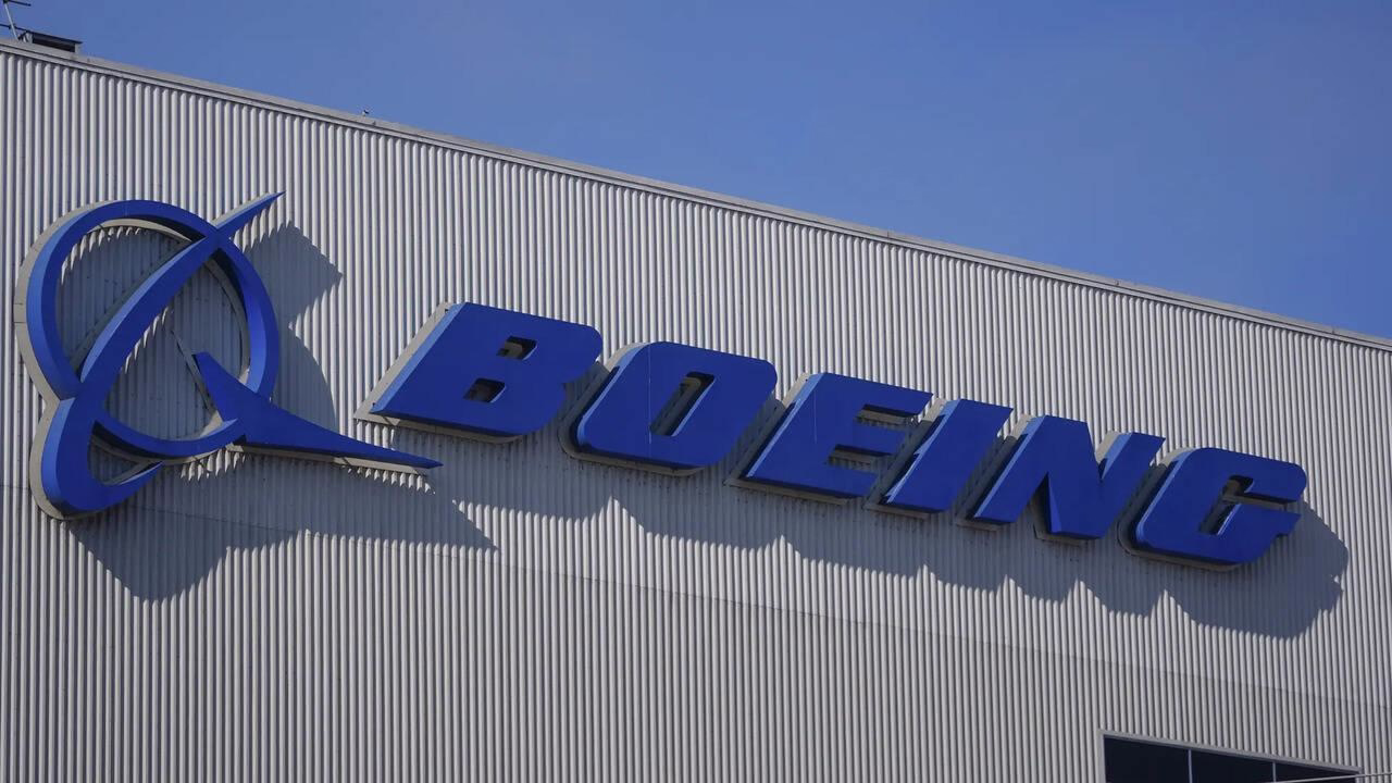 Boeing Rises Following Reports of UK $10 Billion Order