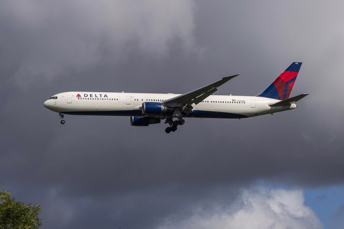 Delta Flight Returns After Engine Sparks