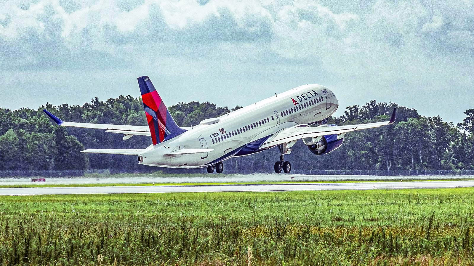 Airbus Pursues A220 Expansion and A350 Service Growth Amid Q1 Challenges