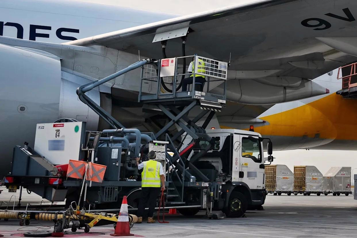 India Faces Fuel and Financing Challenges in Competing with Dubai and Singapore's Aviation Sectors
