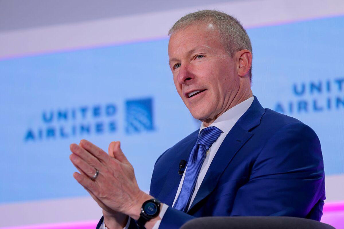United Airlines CEO Criticizes Rolls-Royce Amid Aviation Contract Dispute