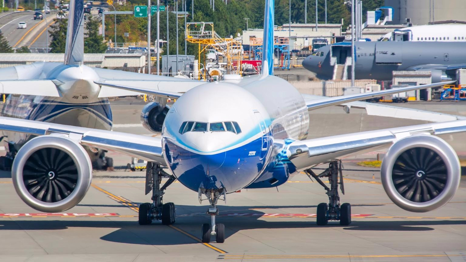 Etihad Airways Responds Calmly to Boeing 777X Delays