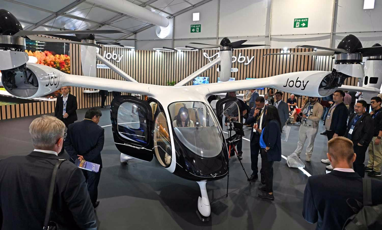 Archer Aviation Shares Rise 8% Amid Air-Taxi Sector Rally