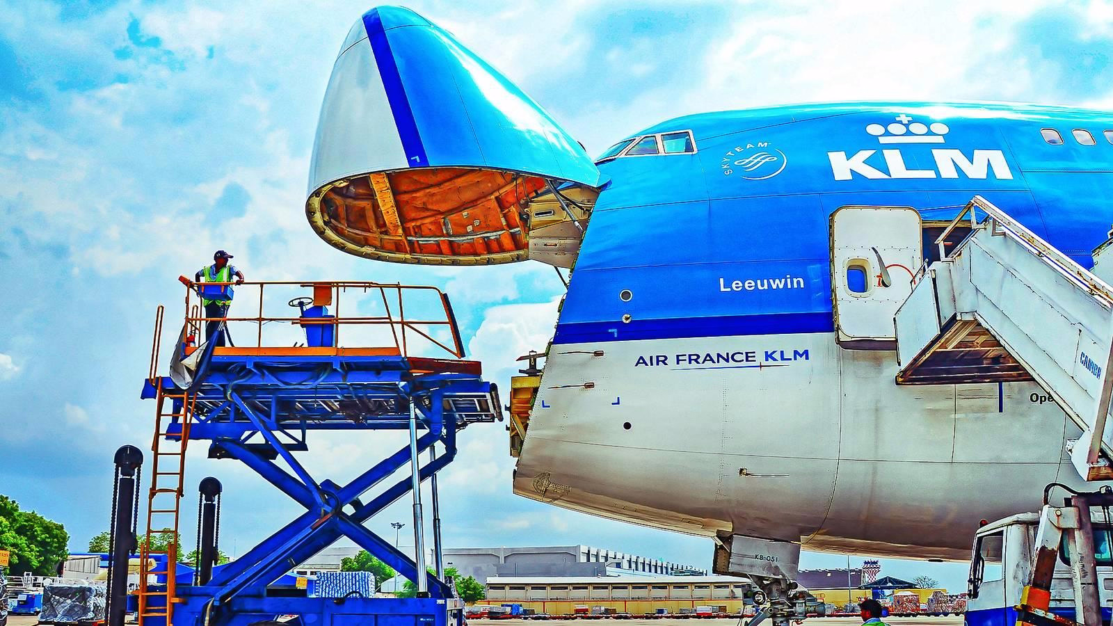 Why Boeing Designed the 747 Freighter with a Nose Door