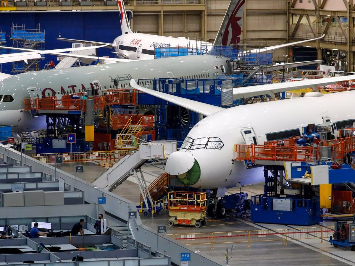 Boeing Shares Show Resilience Amid Airbus Order Win