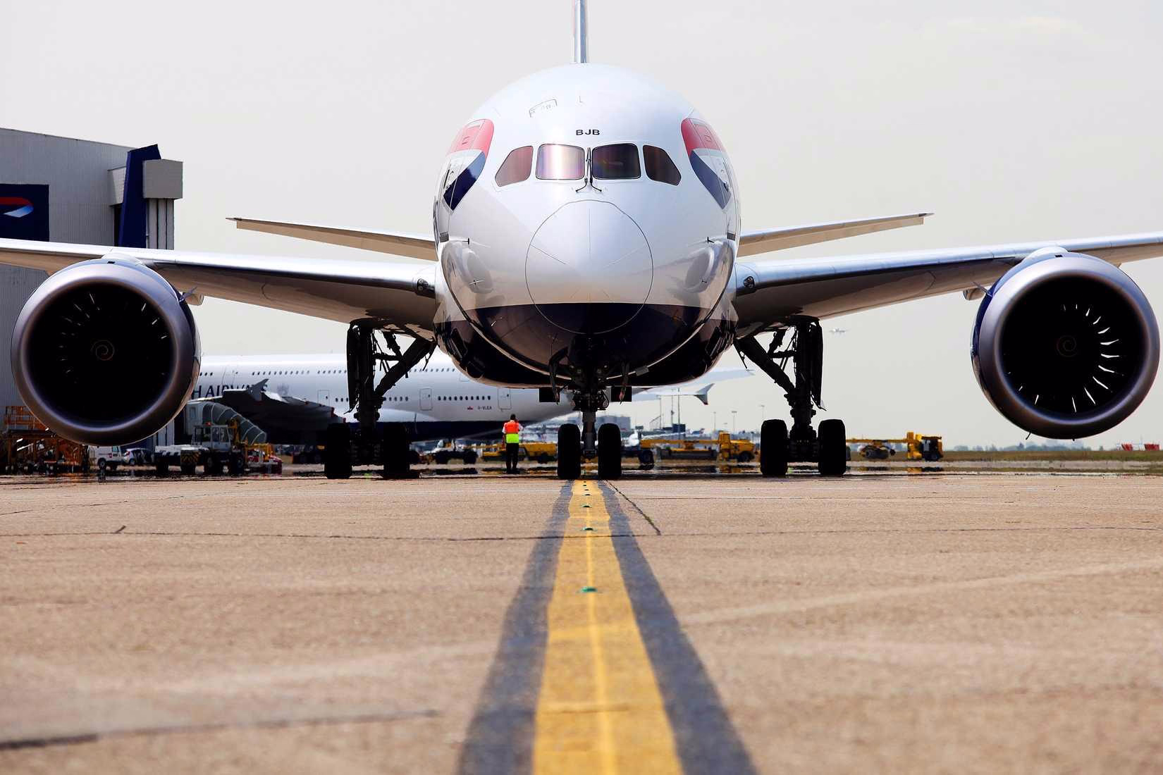 British Airways to Pay Pilots $100,000 Annually for Taxiing at Chicago O'Hare