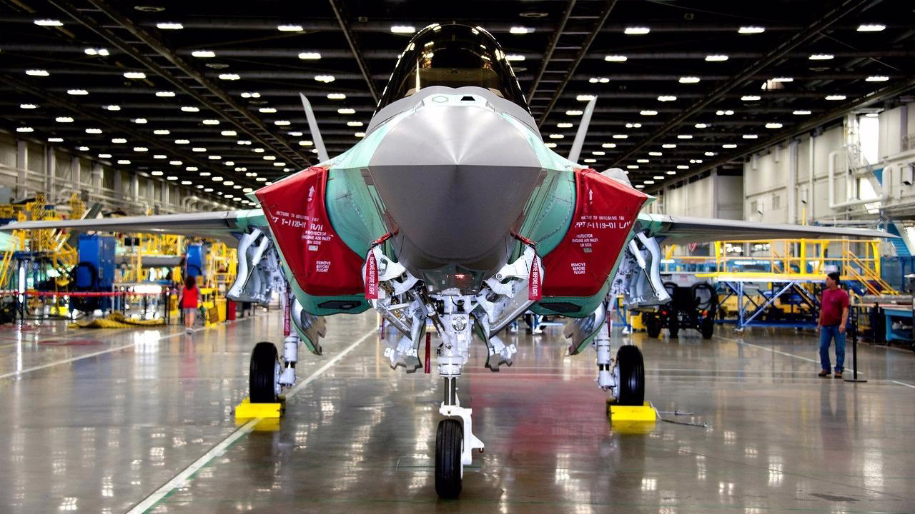 F-35 Program Faces Rising Costs, TR-3 Delays, and Engine Modernization Issues