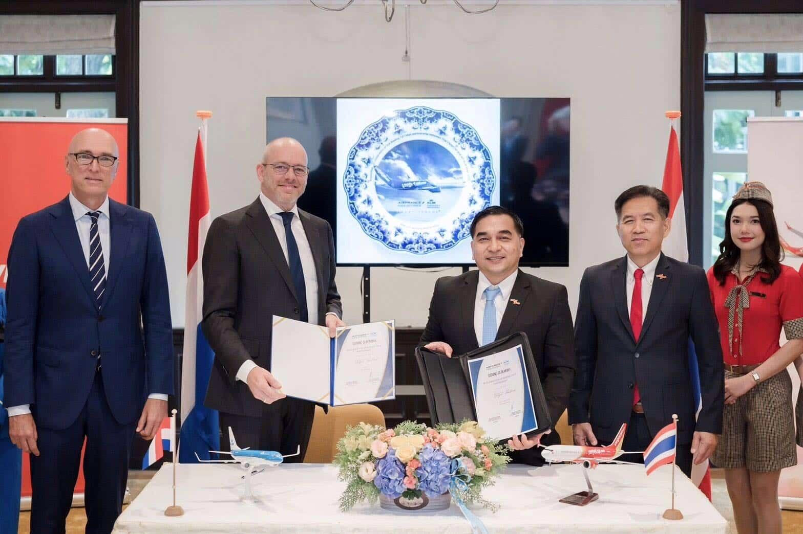 AFI KLM E&M and Vietjet Thailand Sign 737 Maintenance Agreement