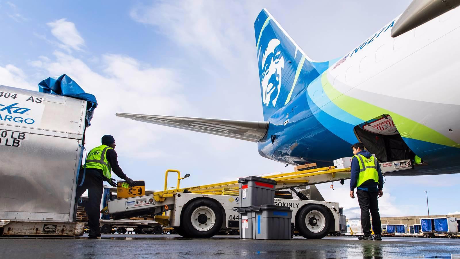Alaska Airlines Expands Freighter Fleet to Nine Boeing 737-800BCFs